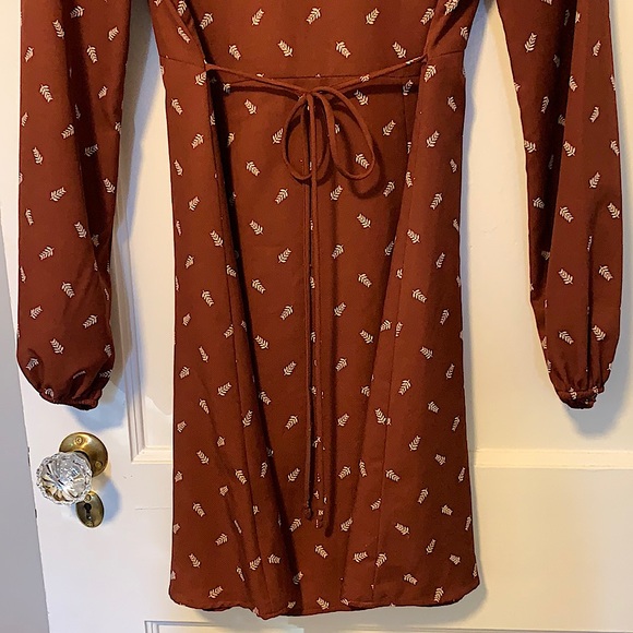 Le Lis Fall Dress - Picture 5 of 8